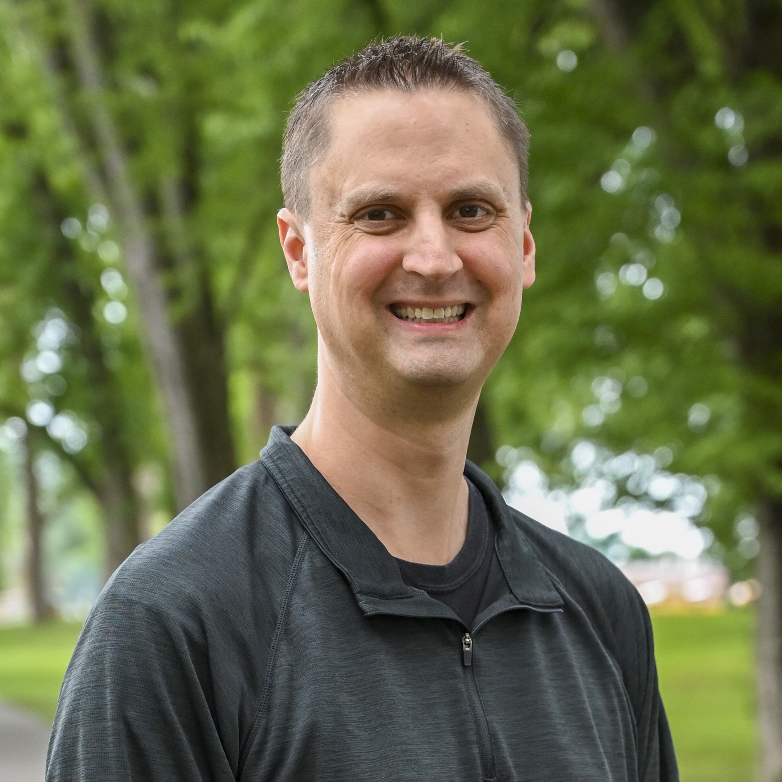 Headshot of Dennis Owen Frohlich